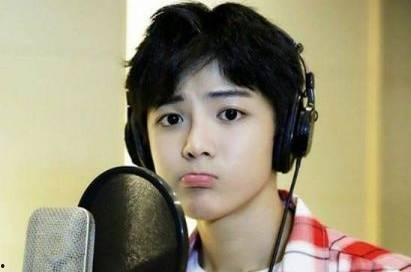 彤的男明星,魅力四溢的偶像风采